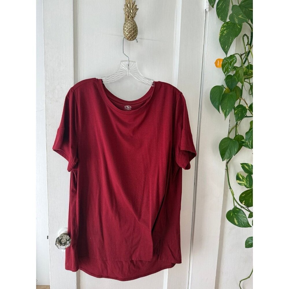 Athletic Works women’s size X – large red T-shirt